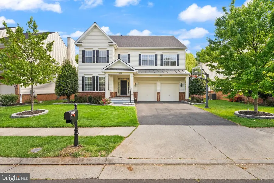 42669 Emperor Dr, Brambleton, VA 20148 - #2