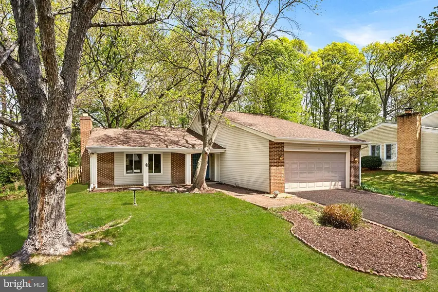 14 Middleton Ln, Sterling, VA 20164 - #3