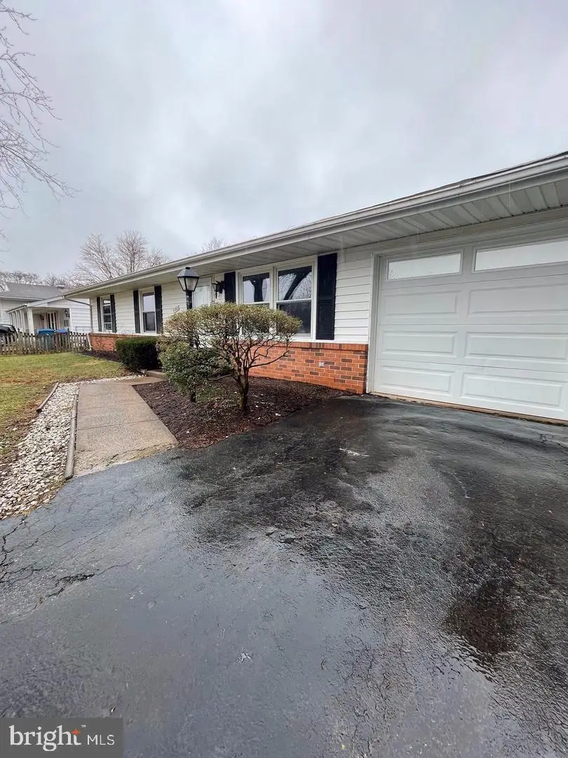 1100 N Sterling Blvd, Sterling, VA 20164 - #2