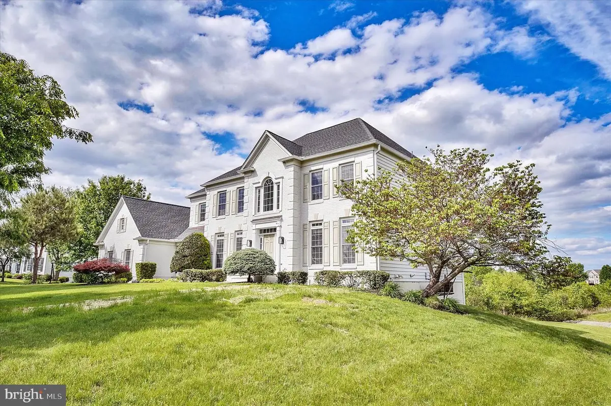 43820 Churchill Glen Dr, Chantilly, VA 20152 - #1