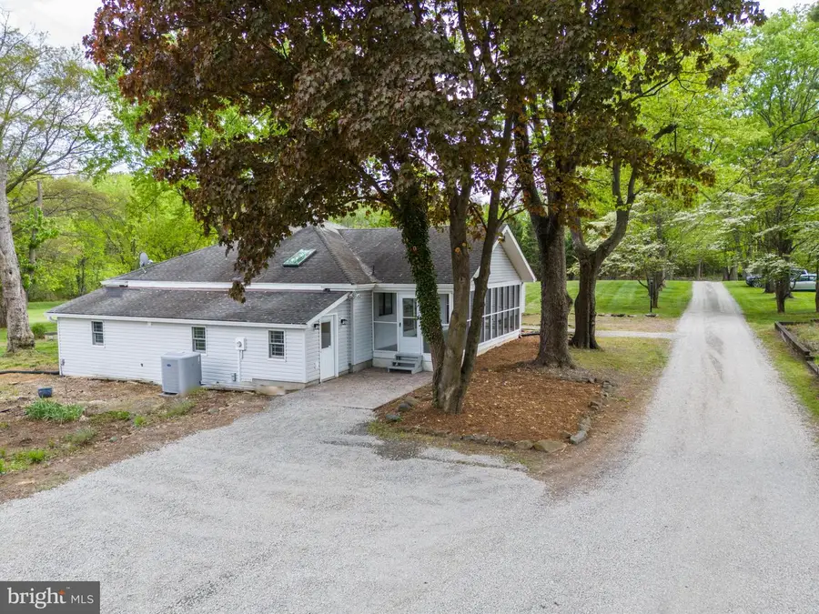 15630 Edgegrove Rd, Blue Ridge, VA 20132 - #2
