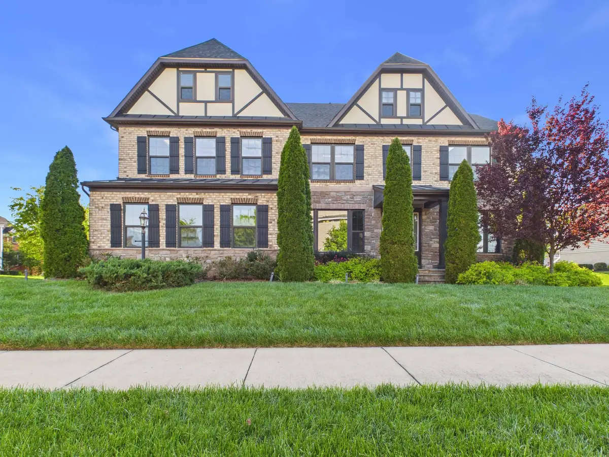 42106 Barrymoore Pl, Chantilly, VA 20152 - #1
