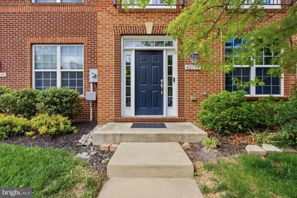 42770 Hay Rd, ASHBURN, VA 20147