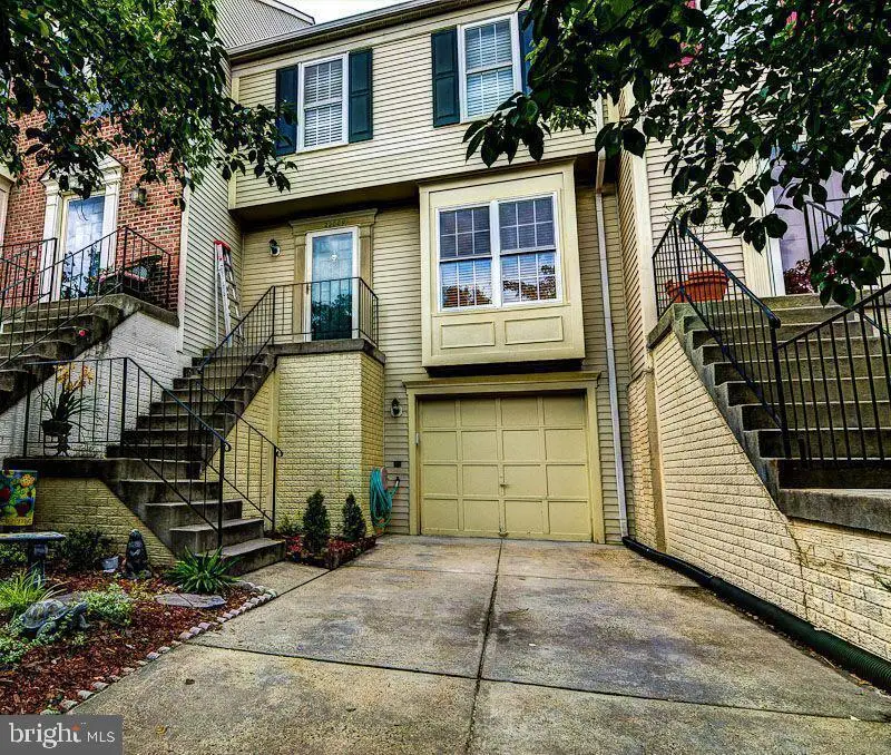 22009 Guilford Station Ter, Sterling, VA 20166 - #1