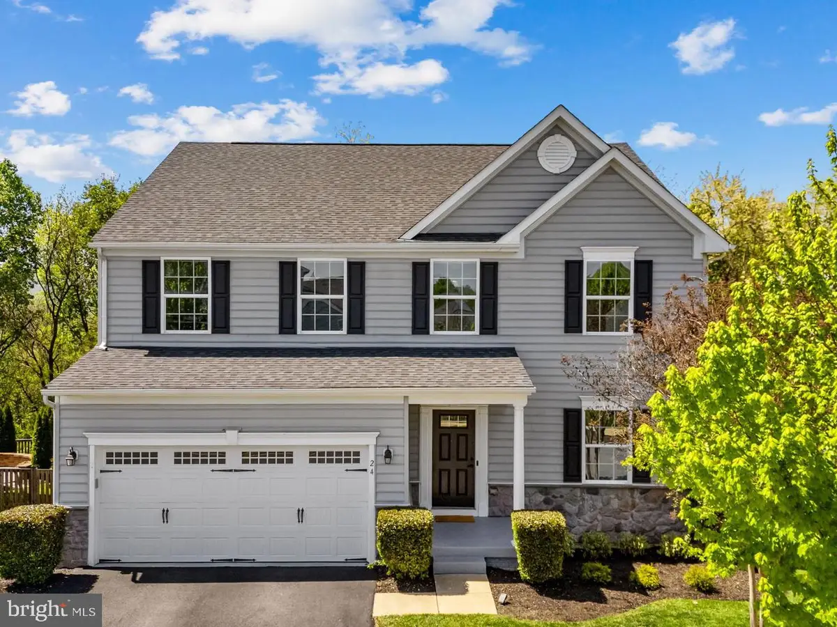 24 Eisentown Dr, Lovettsville, VA 20180 - #1