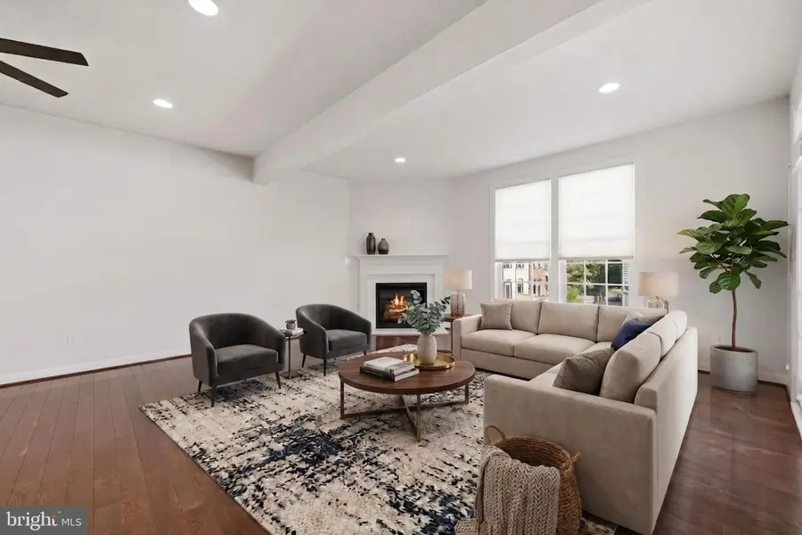 24949 Earlsford Dr, Chantilly, VA 20152 - #3