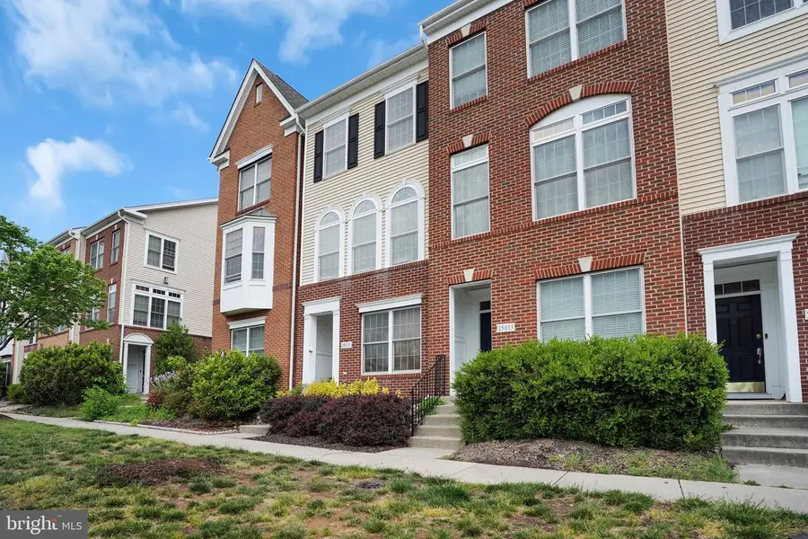 25015 Riding Center Dr, Chantilly, VA 20152 - #3