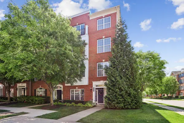 43087 Thoroughfare Gap Ter, ASHBURN, VA 20148