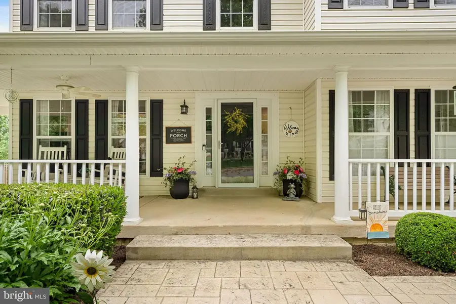 312 Locust Grove Dr, Purcellville, VA 20132 - #2