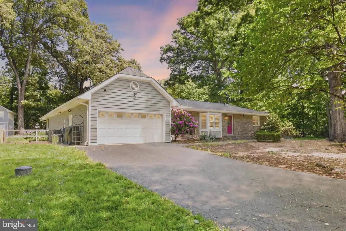 14 Oak Ln, Sterling, VA 20165 - #1
