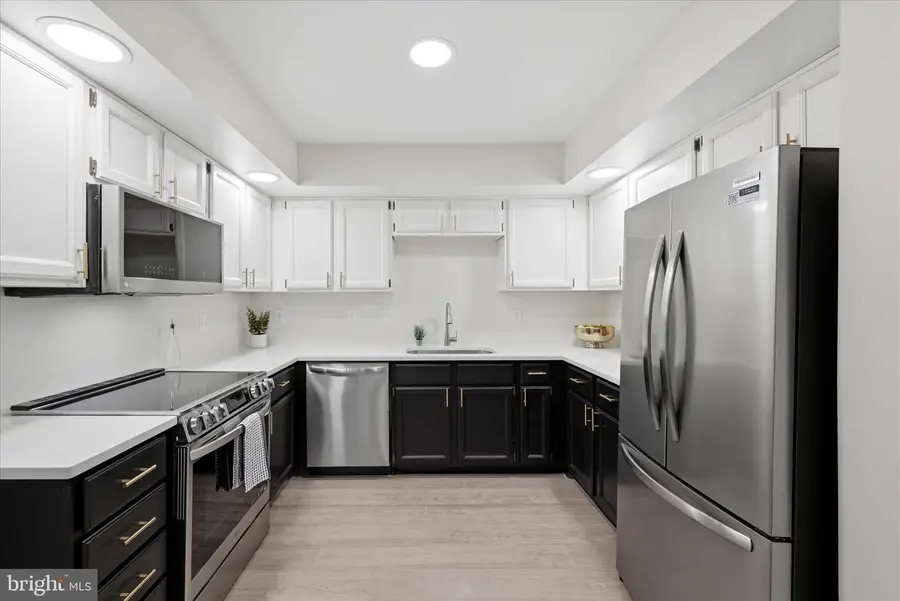 20368 Burnley Sq, Sterling, VA 20165 - #2