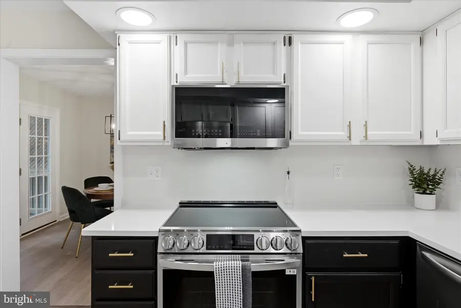 20368 Burnley Sq, Sterling, VA 20165 - #3