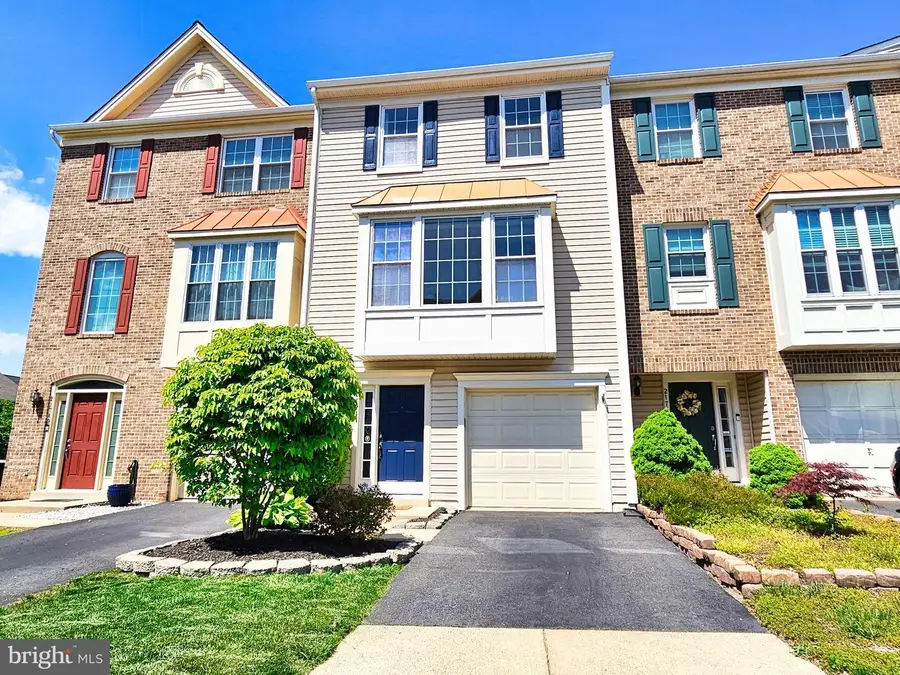 21747 Kings Crossing Ter, Ashburn, VA 20147 - #2