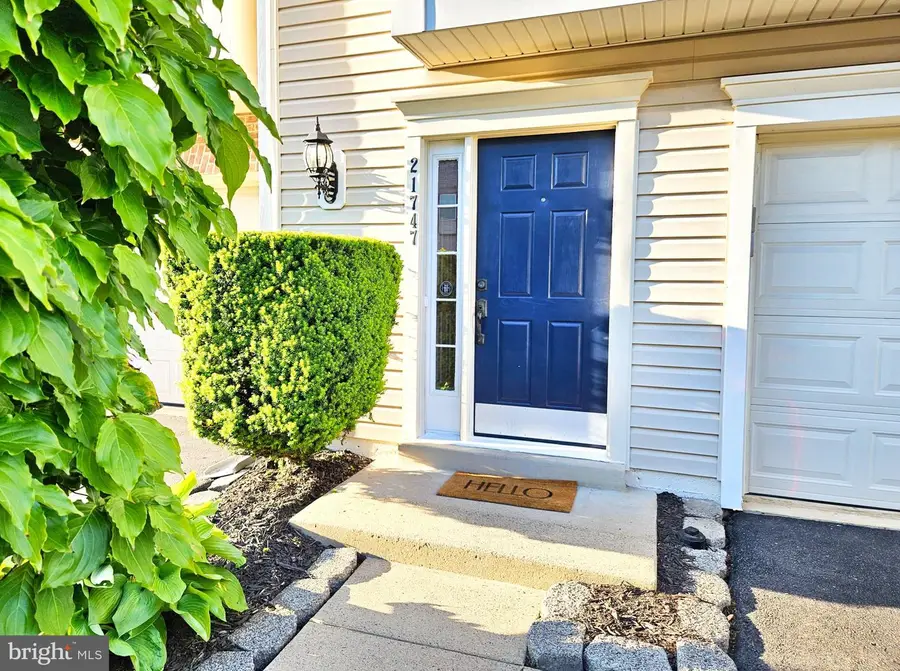 21747 Kings Crossing Ter, Ashburn, VA 20147 - #3