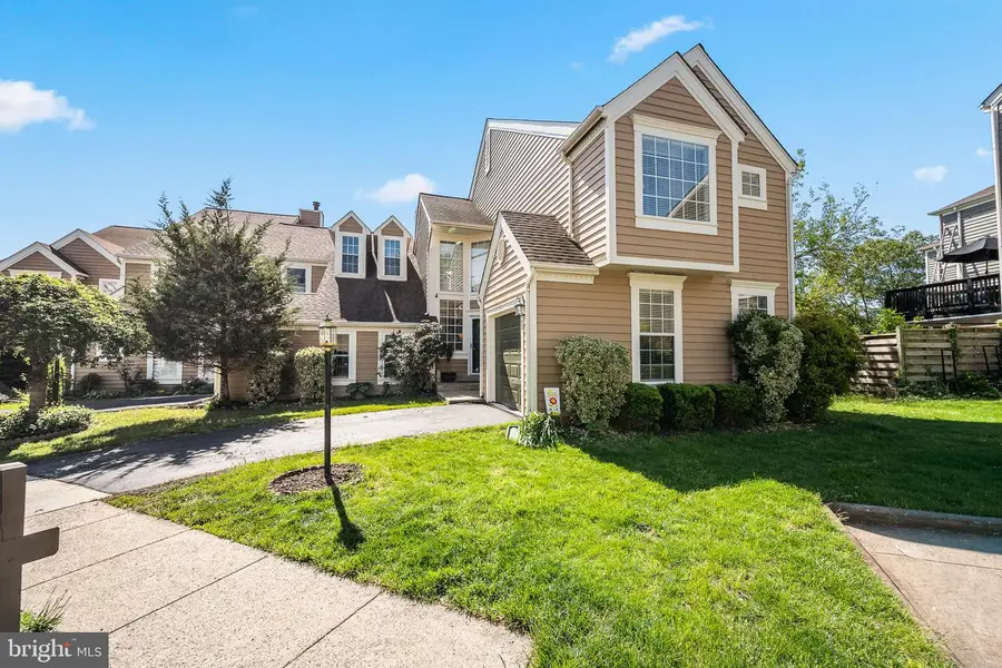 43793 Stonebridge Dr, Ashburn, VA 20147 - #2