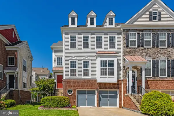 43570 Heritage Gap Ter, CHANTILLY, VA 20152