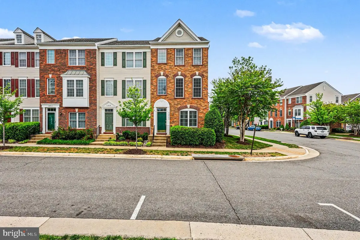 42822 Sykes Ter, Chantilly, VA 20152 - #1