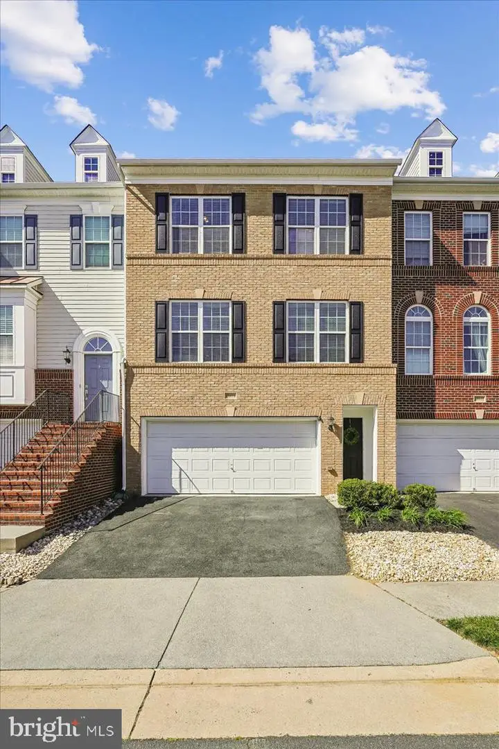 25073 Prairie Fire Sq, Aldie, VA 20105 - #1