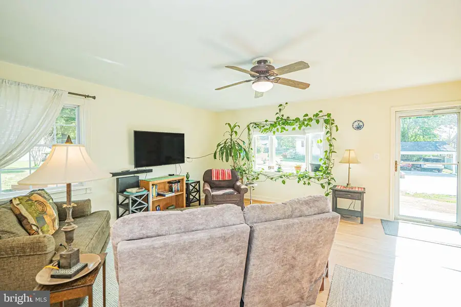 131 S 26th St, Purcellville, VA 20132 - #3