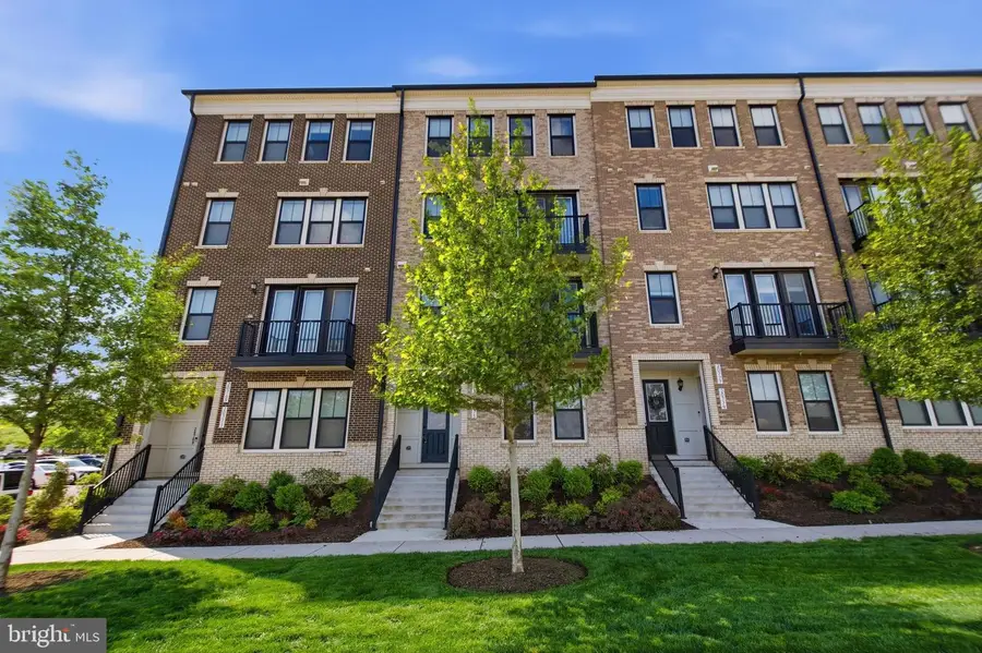 20775 Lamlash Ter, Ashburn, VA 20147 - #2