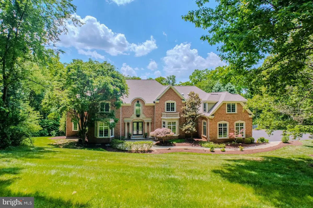 40321 Beacon Hill Dr, Leesburg, VA 20176 - #1