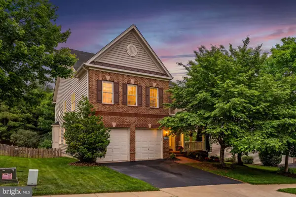 21398 Fairhunt Dr, ASHBURN, VA 20148