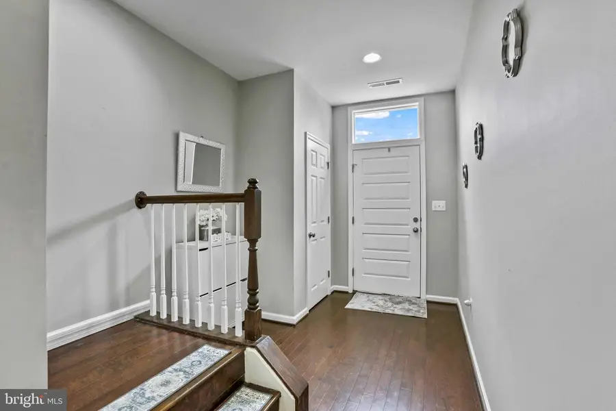 21077 Ashburn Heights Dr, Ashburn, VA 20148 - #2
