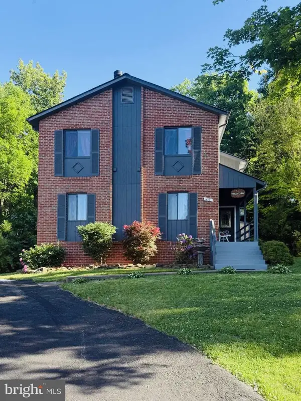 211 Keyes Ct, STERLING, VA 20164