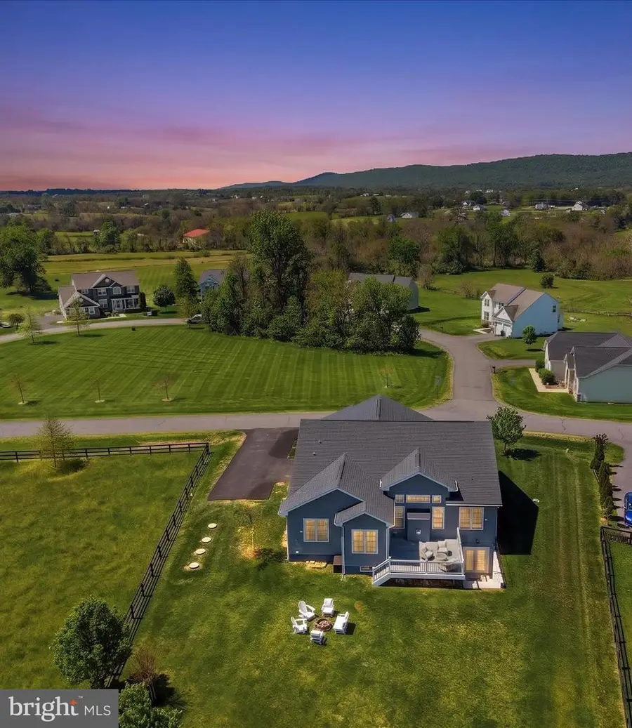 12104 Sunflower Field Pl, Lovettsville, VA 20180 - #2