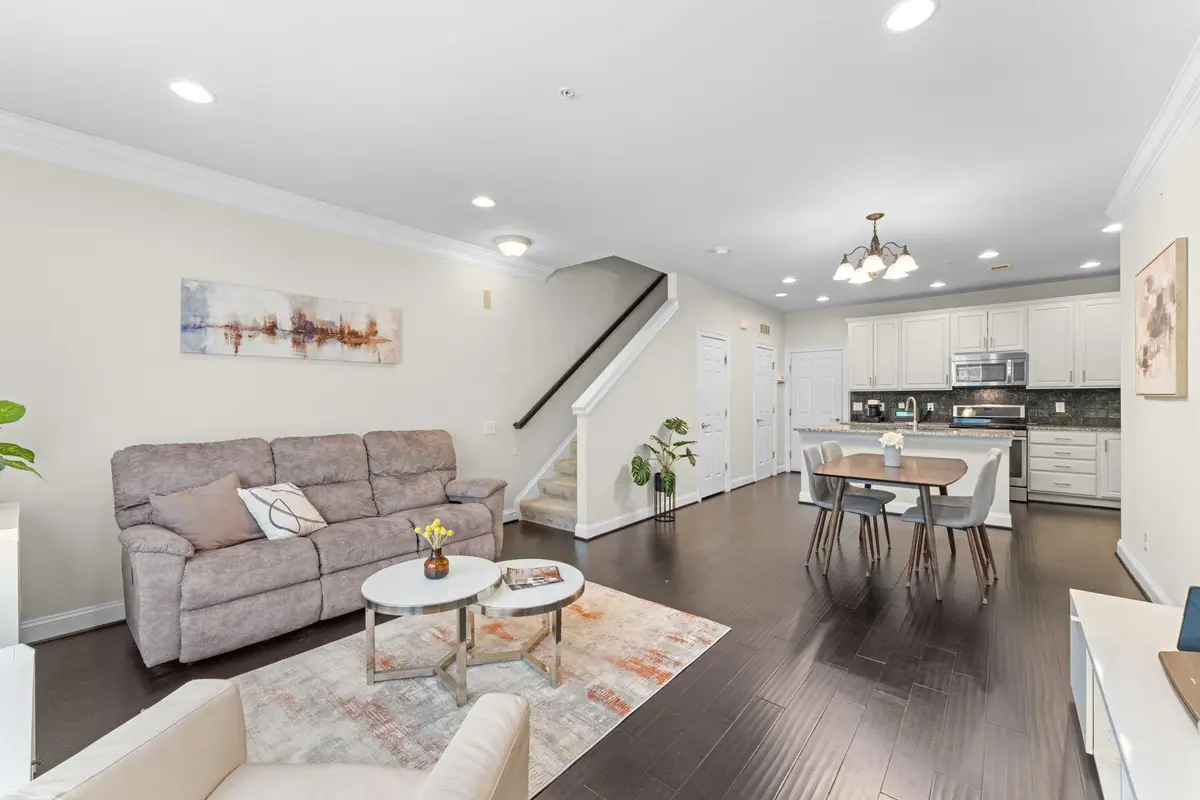 42831 Burrell Sq, Ashburn, VA 20147 - #1