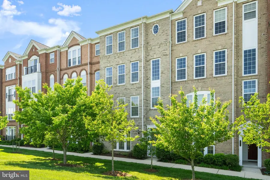42831 Burrell Sq, Ashburn, VA 20147 - #2