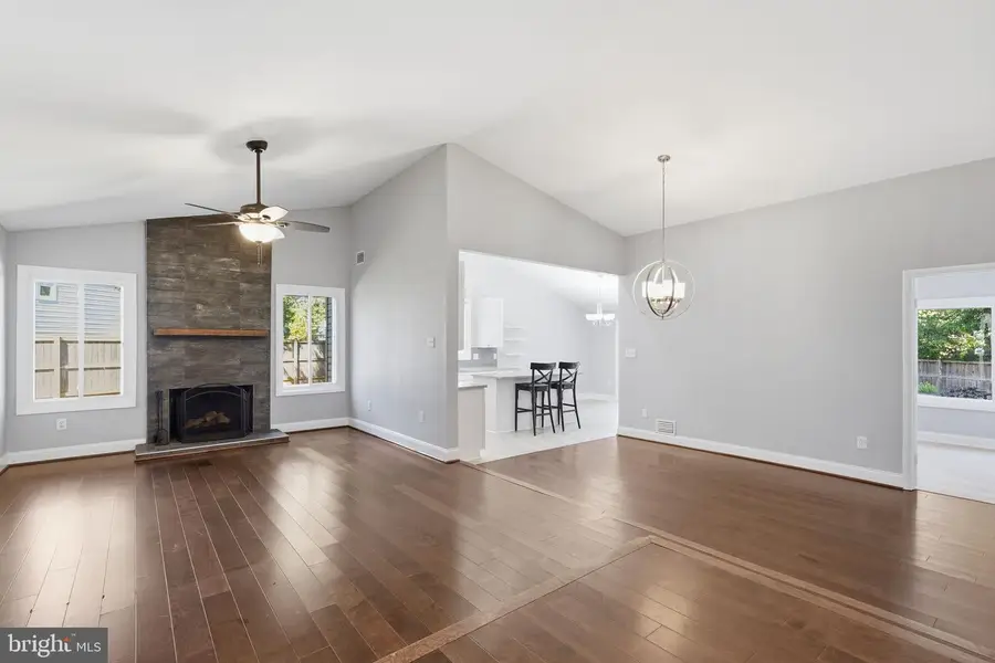 7 Abbey Cir, Sterling, VA 20164 - #2