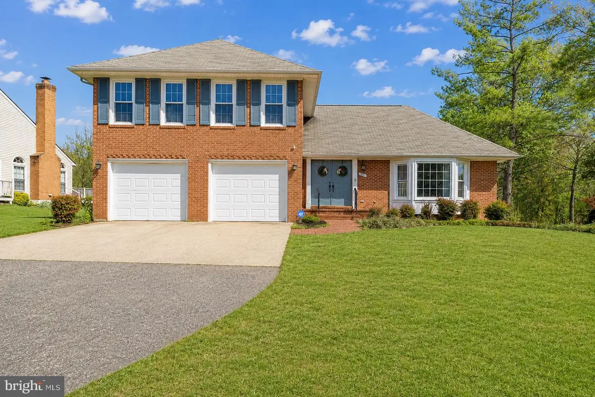 25 Whittingham Cir, Sterling, VA 20165 - #1