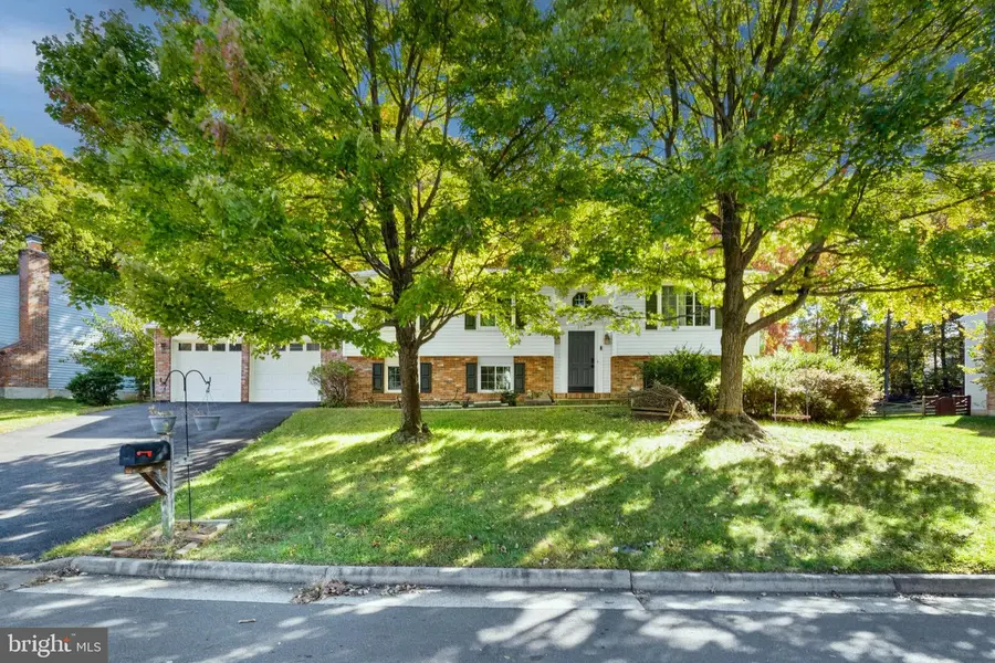 207 Silverleaf Dr, Sterling, VA 20164 - #2