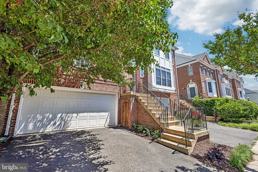 26071 Nimbleton Sq, Chantilly, VA 20152 - #3