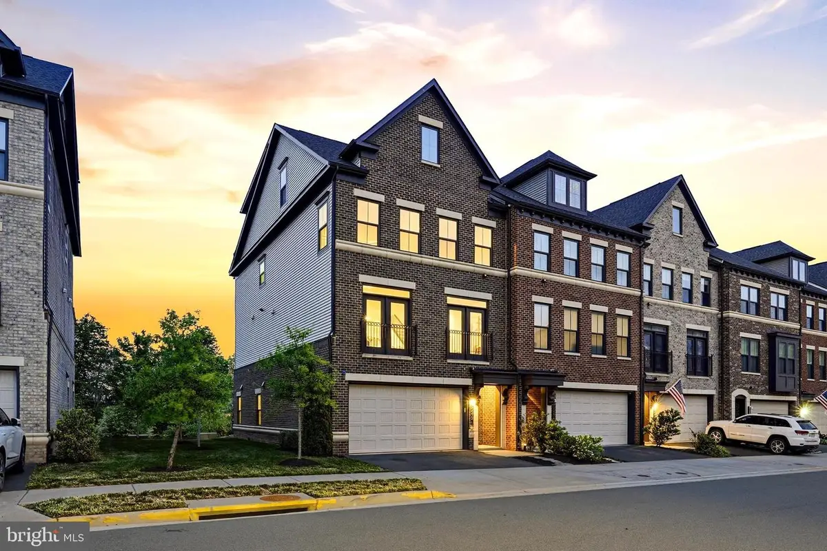 22272 Cornerstone Crossing Ter, Ashburn, VA 20148 - #1