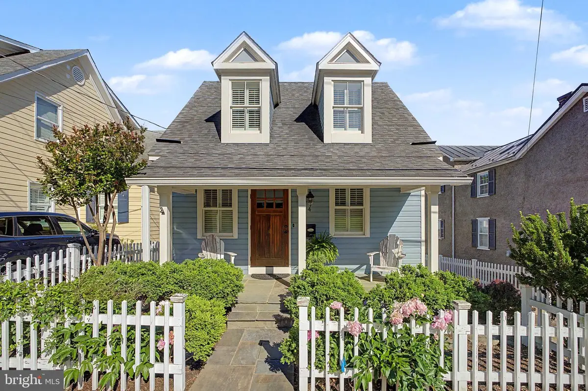 4 Ayr St Sw, Leesburg, VA 20175 - #1