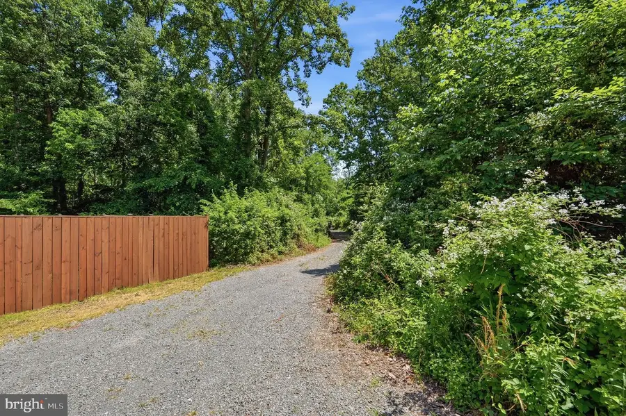13473 Mountain Rd, Lovettsville, VA 20180 - #2