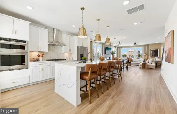 19792 Lavender Dust Sq, ASHBURN, VA 20147