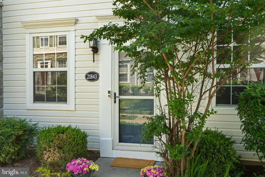 21843 Kelsey Sq, Ashburn, VA 20147 - #2