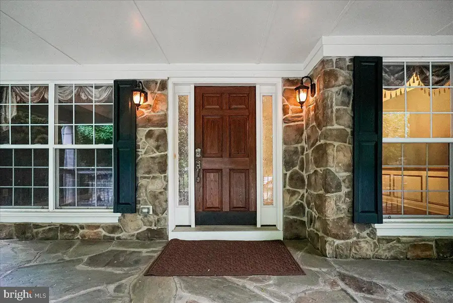 320 N Constitution Way, Purcellville, VA 20132 - #2