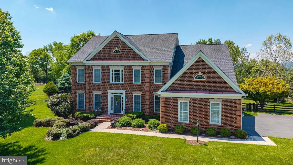 16555 Chestnut Overlook Dr, Purcellville, VA 20132 - #1