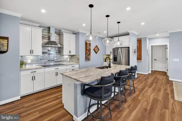 21914 Hawksbill High Cir #204, STERLING, VA 20164