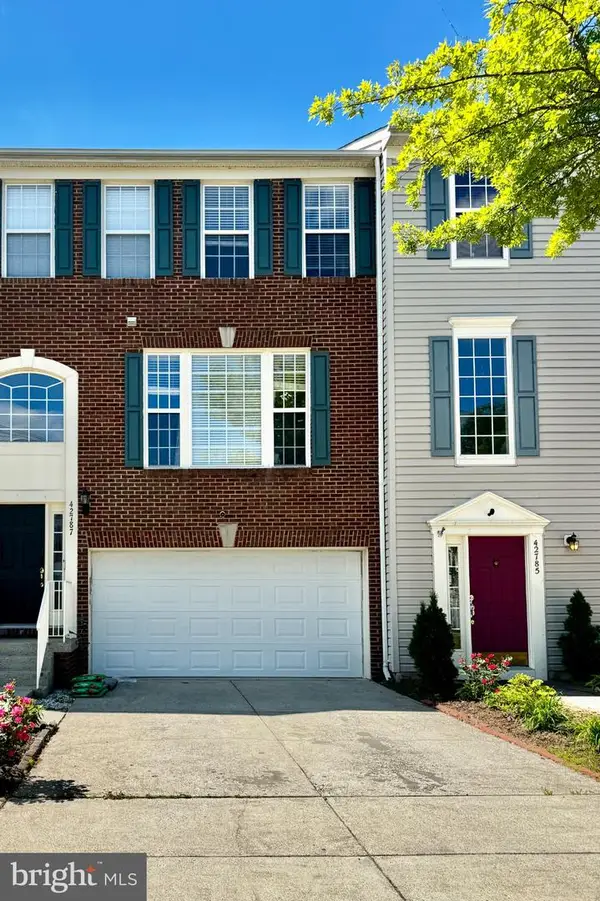 42787 Shaler St, CHANTILLY, VA 20152