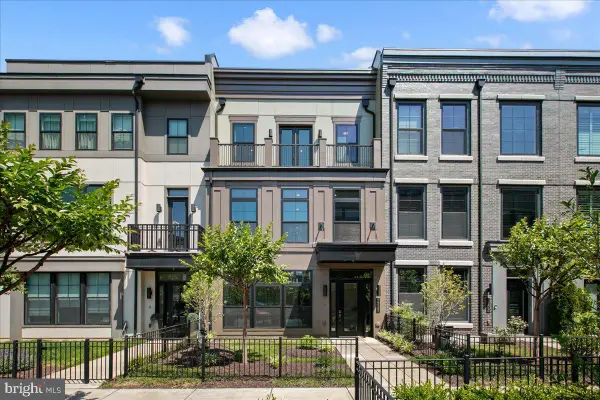 44645 Danvers Ter, ASHBURN, VA 20147