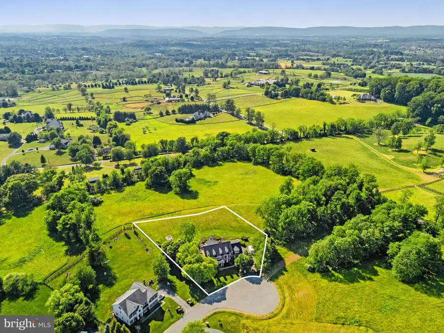 40265 Iron Liege Ct, Leesburg, VA 20176 - #3