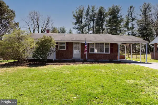 4 Cinnamon Fern Rd, ROUND HILL, VA 20141