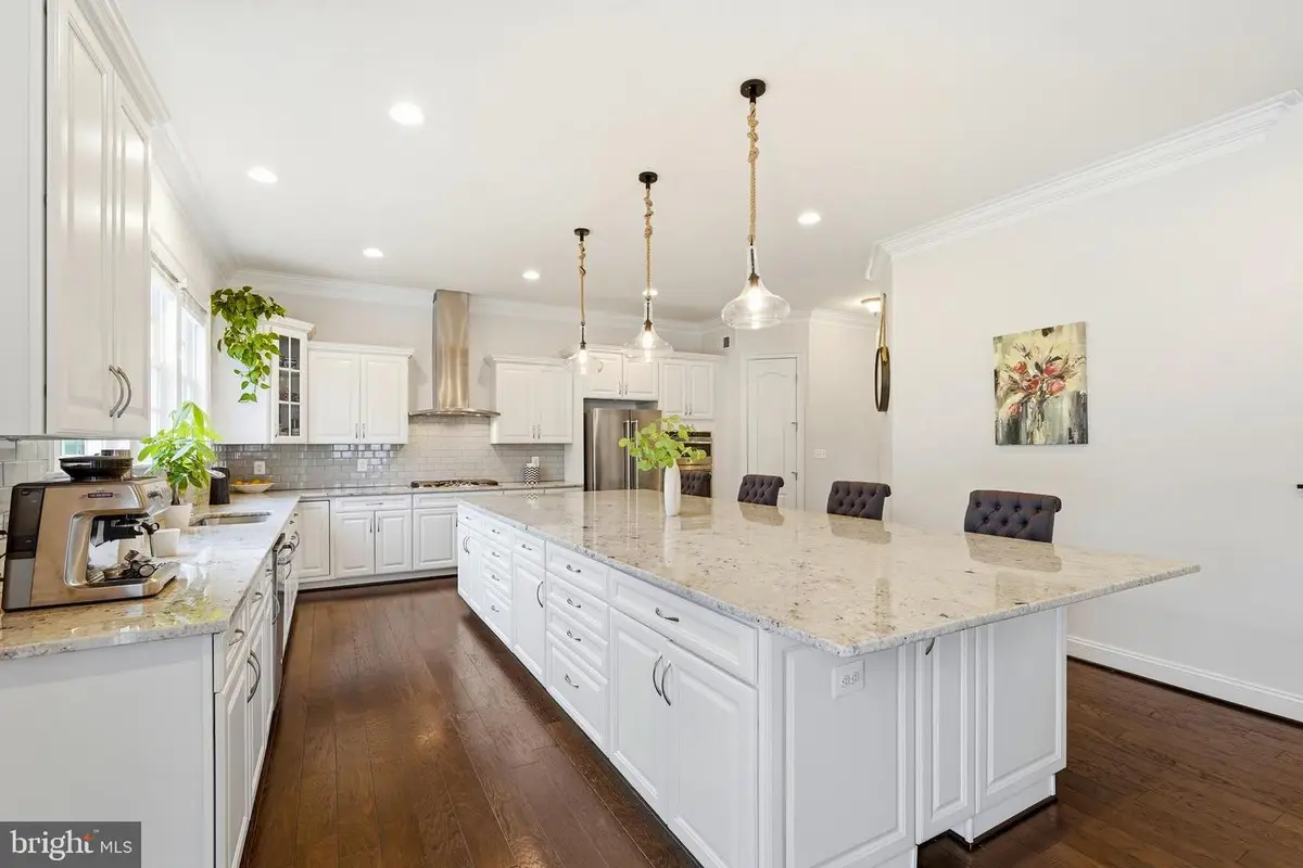 23817 Weathervane Pl, Ashburn, VA 20148 - #1