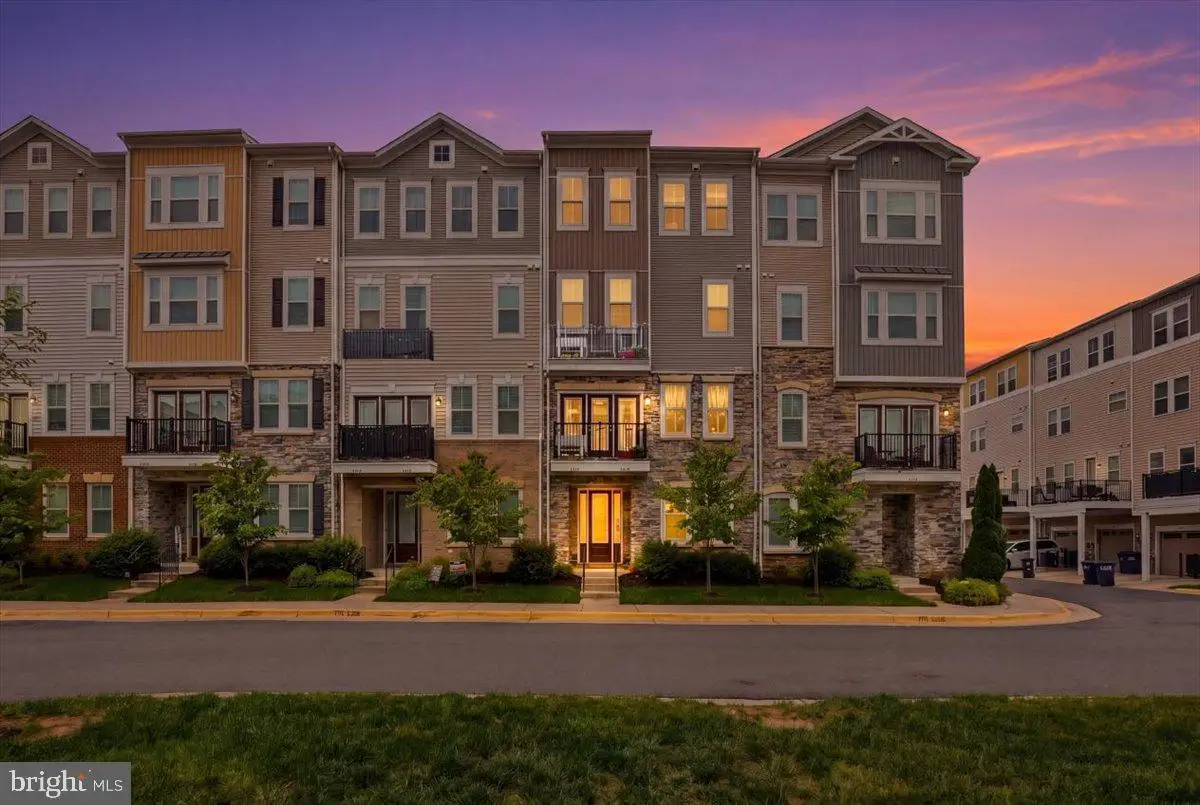 42045 Berkley Hill Ter, Aldie, VA 20105 - #1