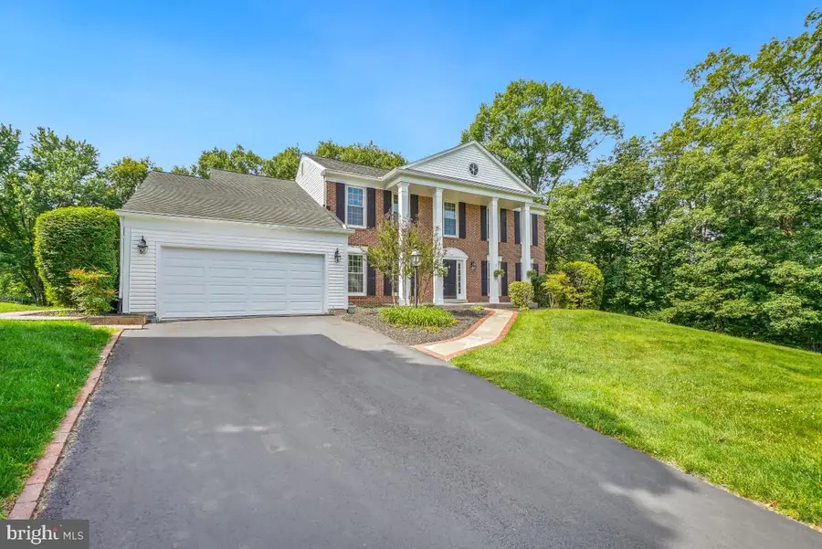 10842 Monticello Dr, Great Falls, VA 22066 - #3
